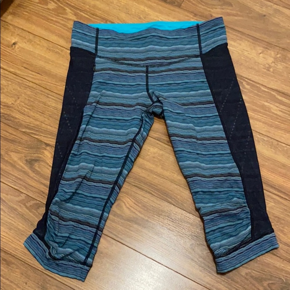 Lululemon excellent condition but missing interior drawstring. Size 10